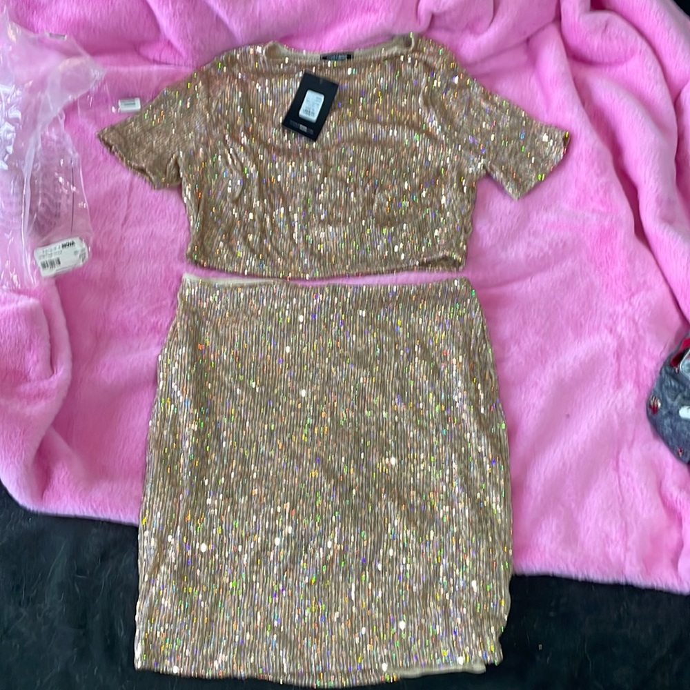 This is brand new from fashion nova never worn